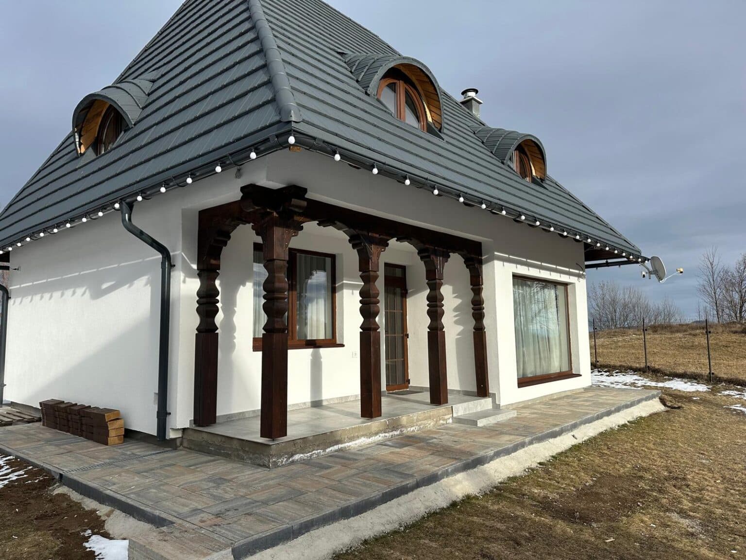 Chalet modern la Poiana Vlădesei în Munții Apuseni